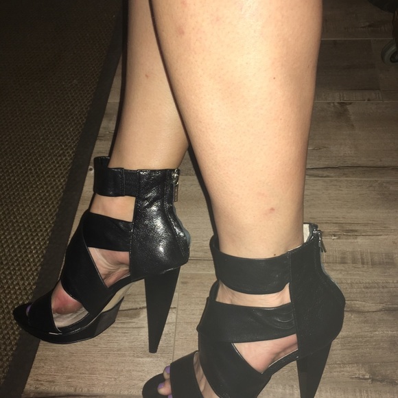 Michael Kors Black Leather Heels. HBIC! - Picture 2 of 6